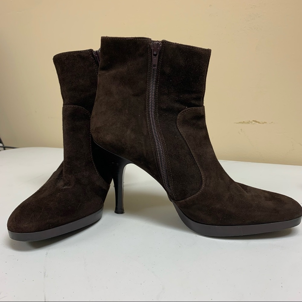 EUC Via Spiga 8.5 Brown Suede Heel Booties